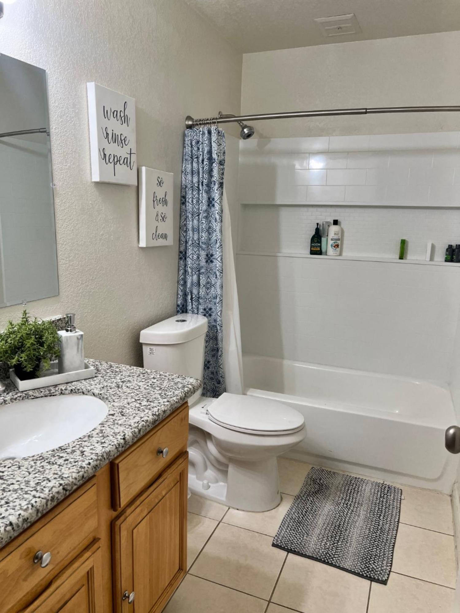 Peaceful 2Bed,1Bath Condo With Free Parking All Yours To Enjoy Фресно Екстериор снимка